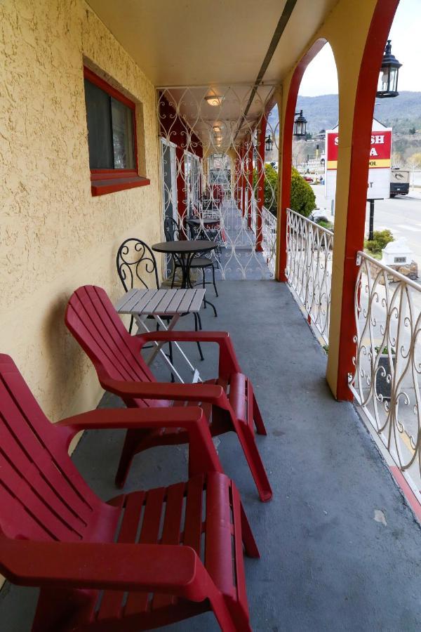Spanish Villa Resort Penticton Exterior foto