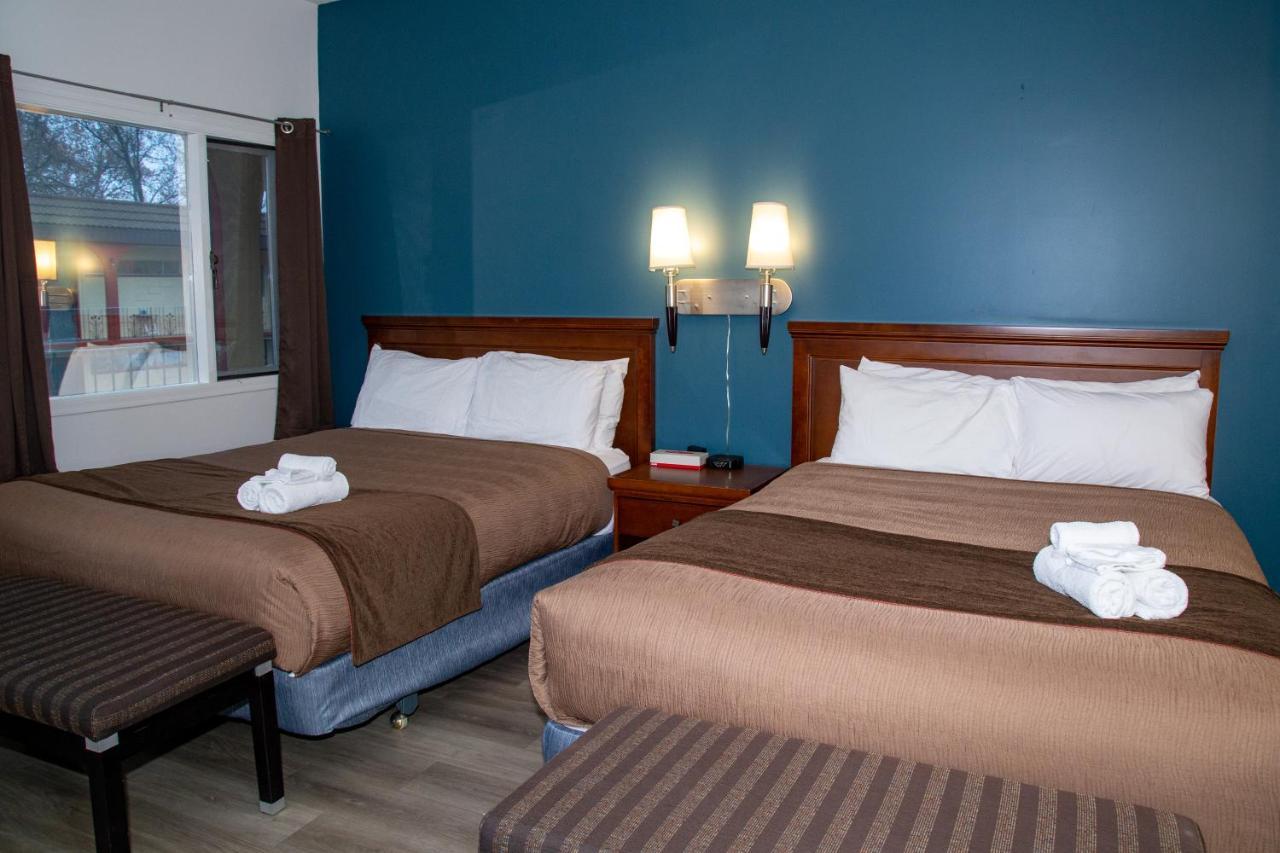 Spanish Villa Resort Penticton Exterior foto