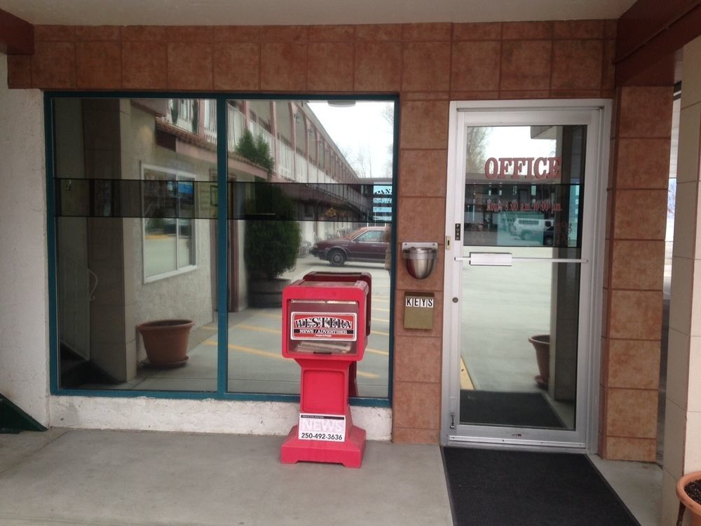 Spanish Villa Resort Penticton Exterior foto
